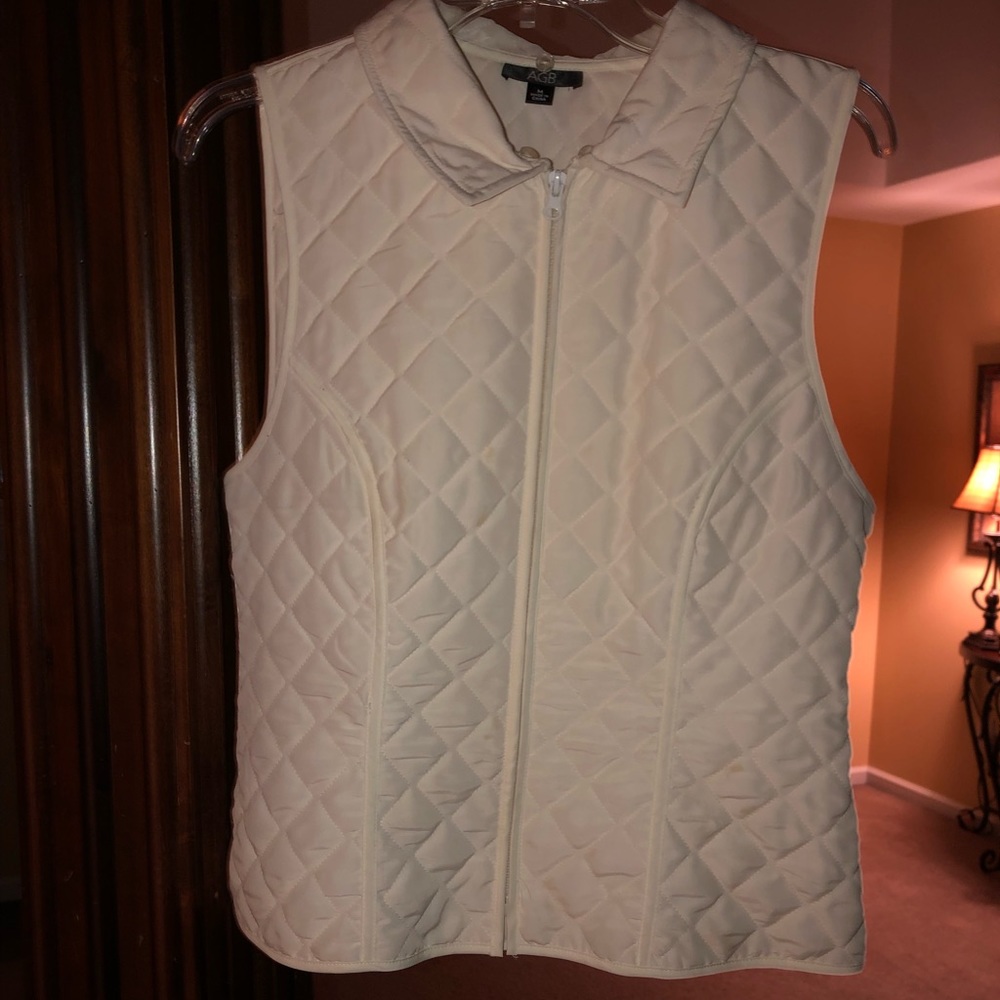 Quilted Vest - LIKE NeW! - Picture 3 of 4